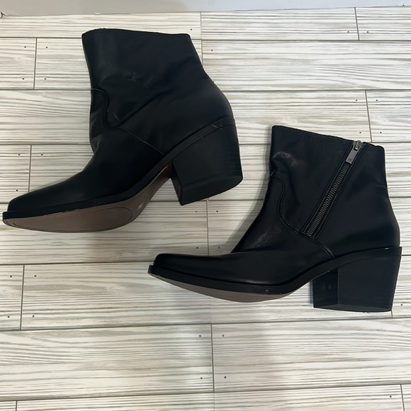 Brand new Lucky Brand boots - Picture 2 of 9